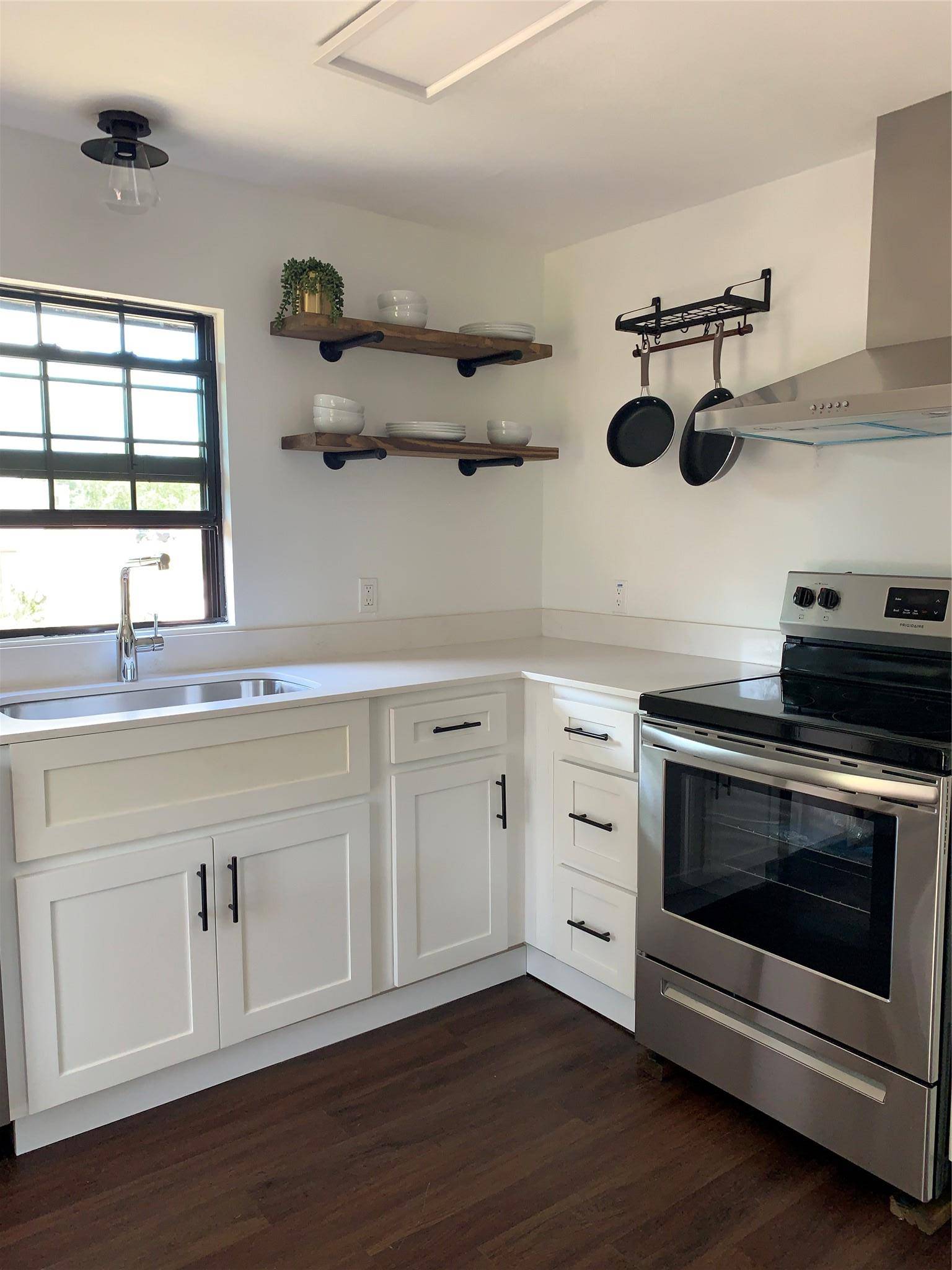 102 County Road 279 RD #102, Liberty Hill, TX 78642