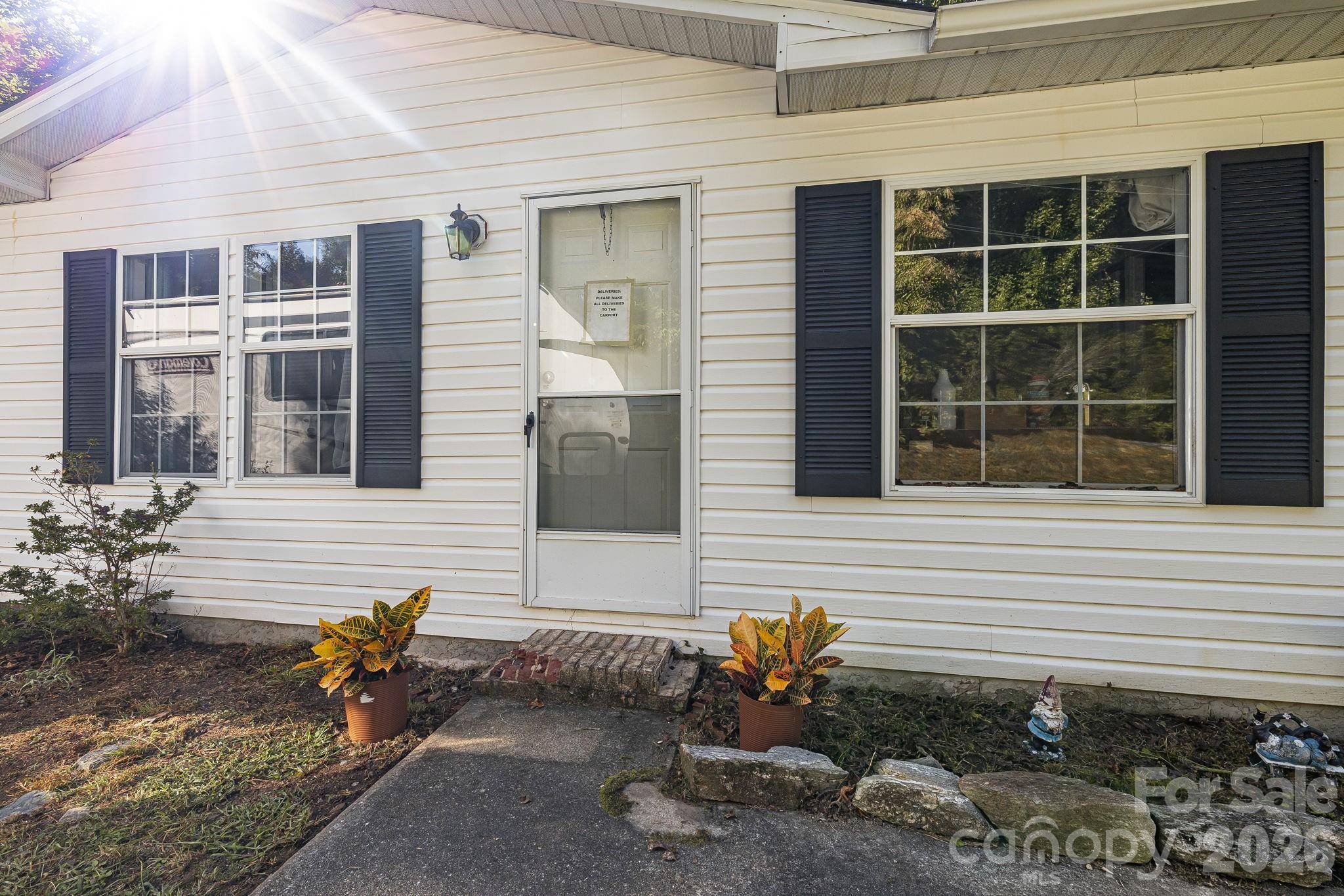 96 Fallswood CT, Hendersonville, NC 28739