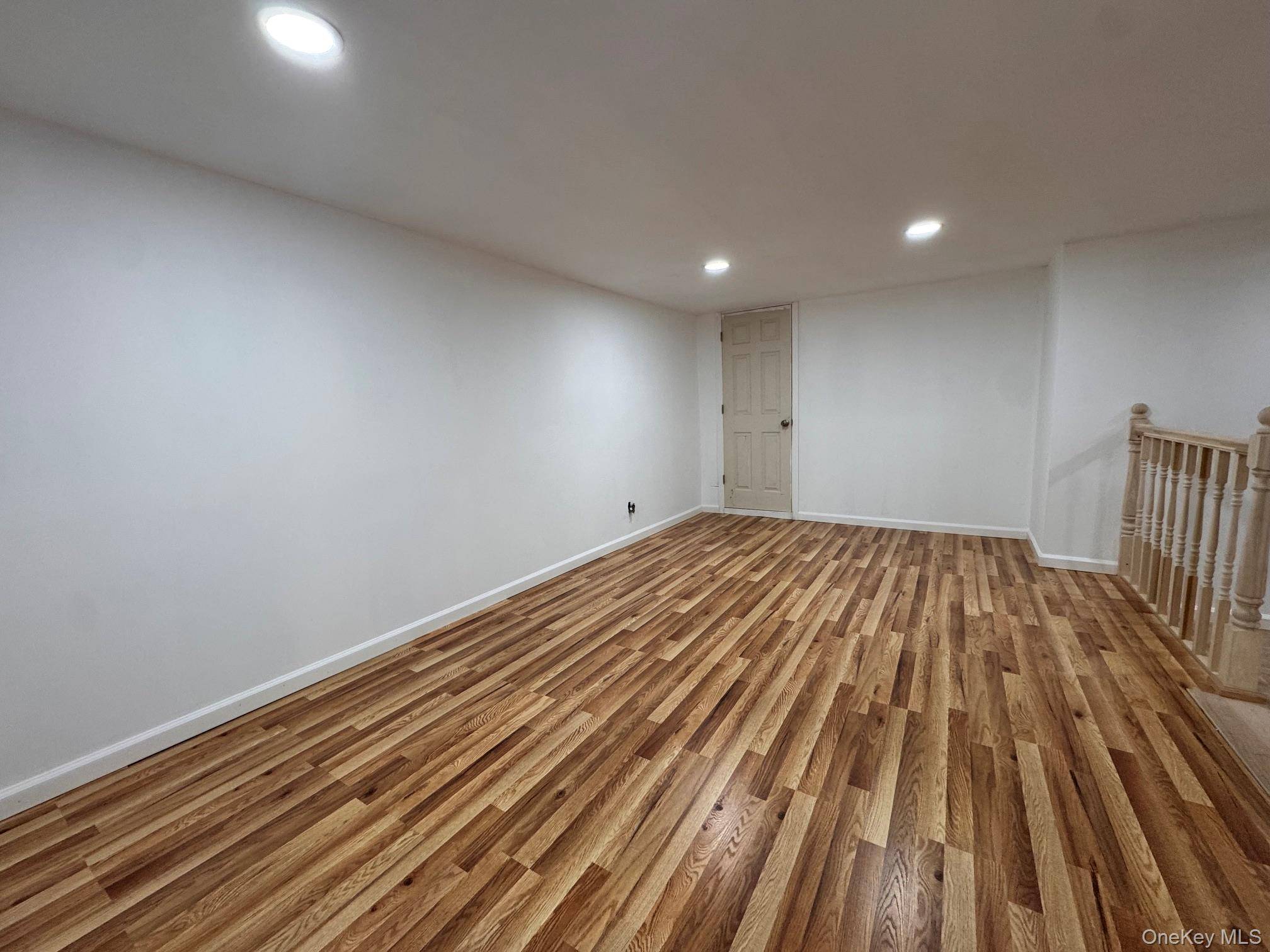 1245 Rhinelander AVE, Bronx, NY 10461