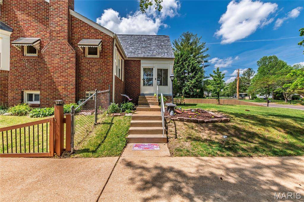 11624 Denny RD, St Louis, MO 63126