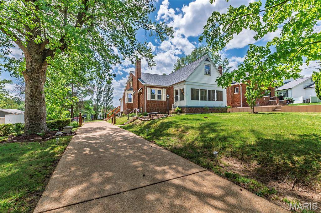11624 Denny RD, St Louis, MO 63126