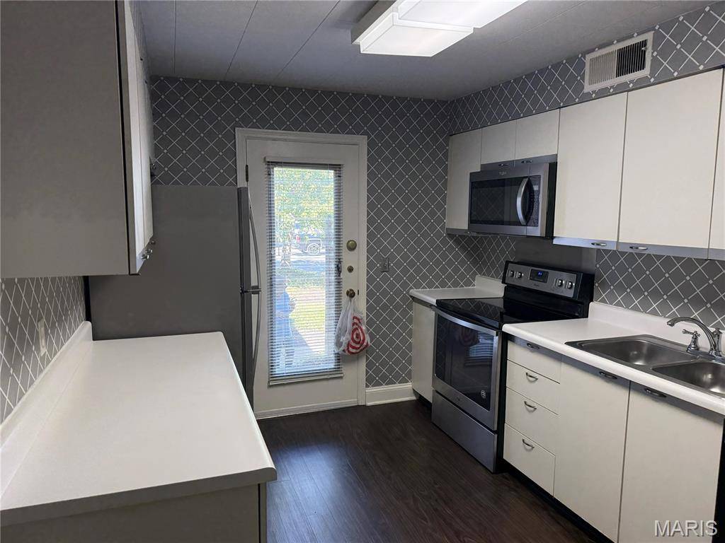 1130 S Mason RD, Town And Country, MO 63131