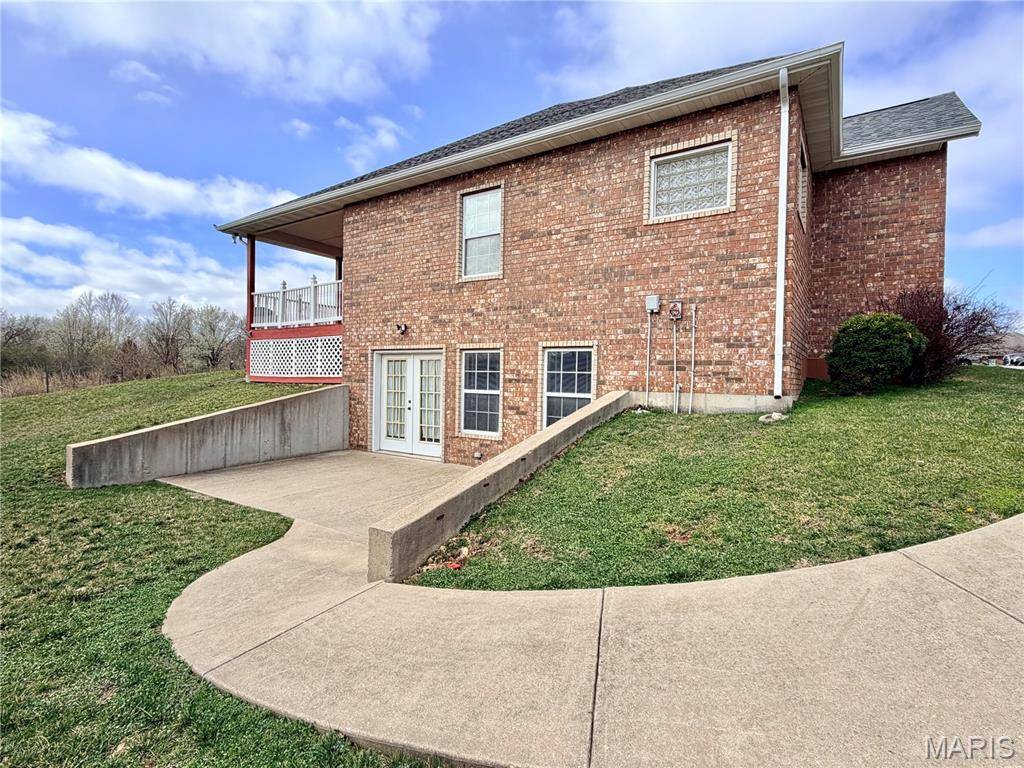220 April DR, St Robert, MO 65584