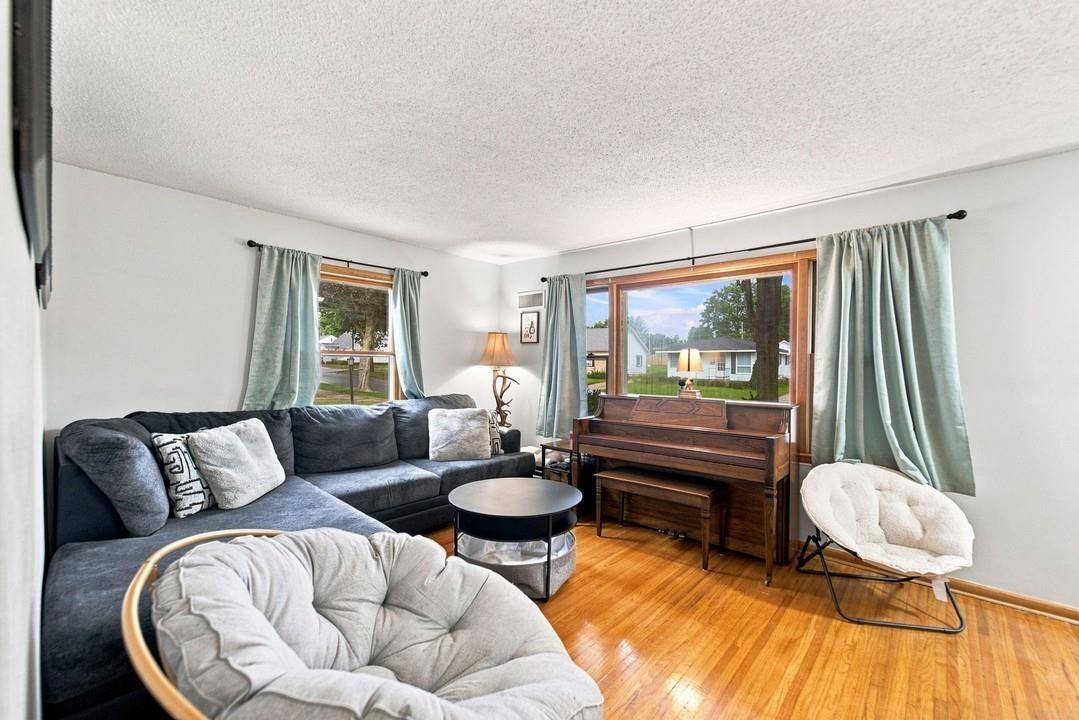 1004 Cedar ST, Charles City, IA 50616