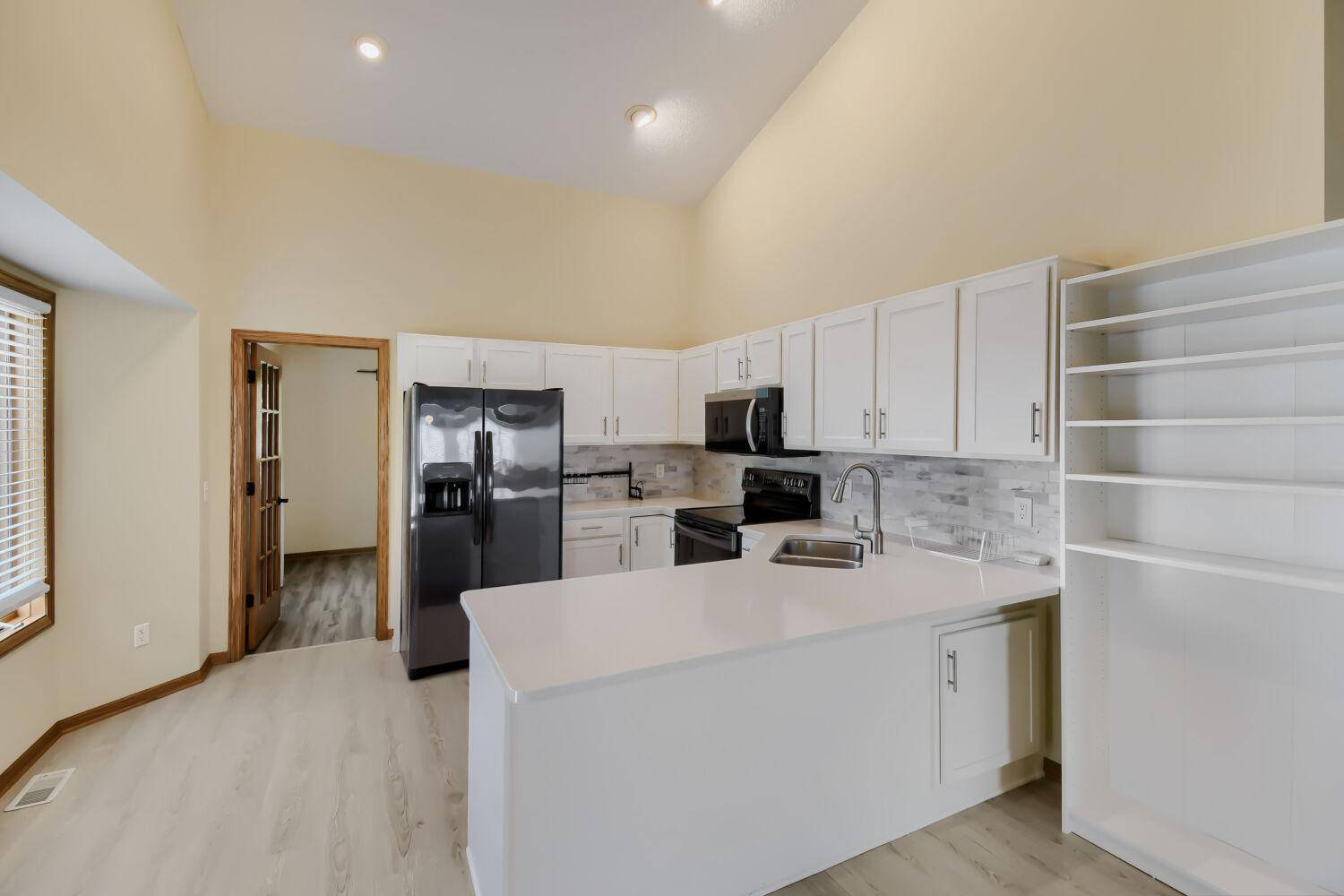 834 Wescott SQ, Eagan, MN 55123