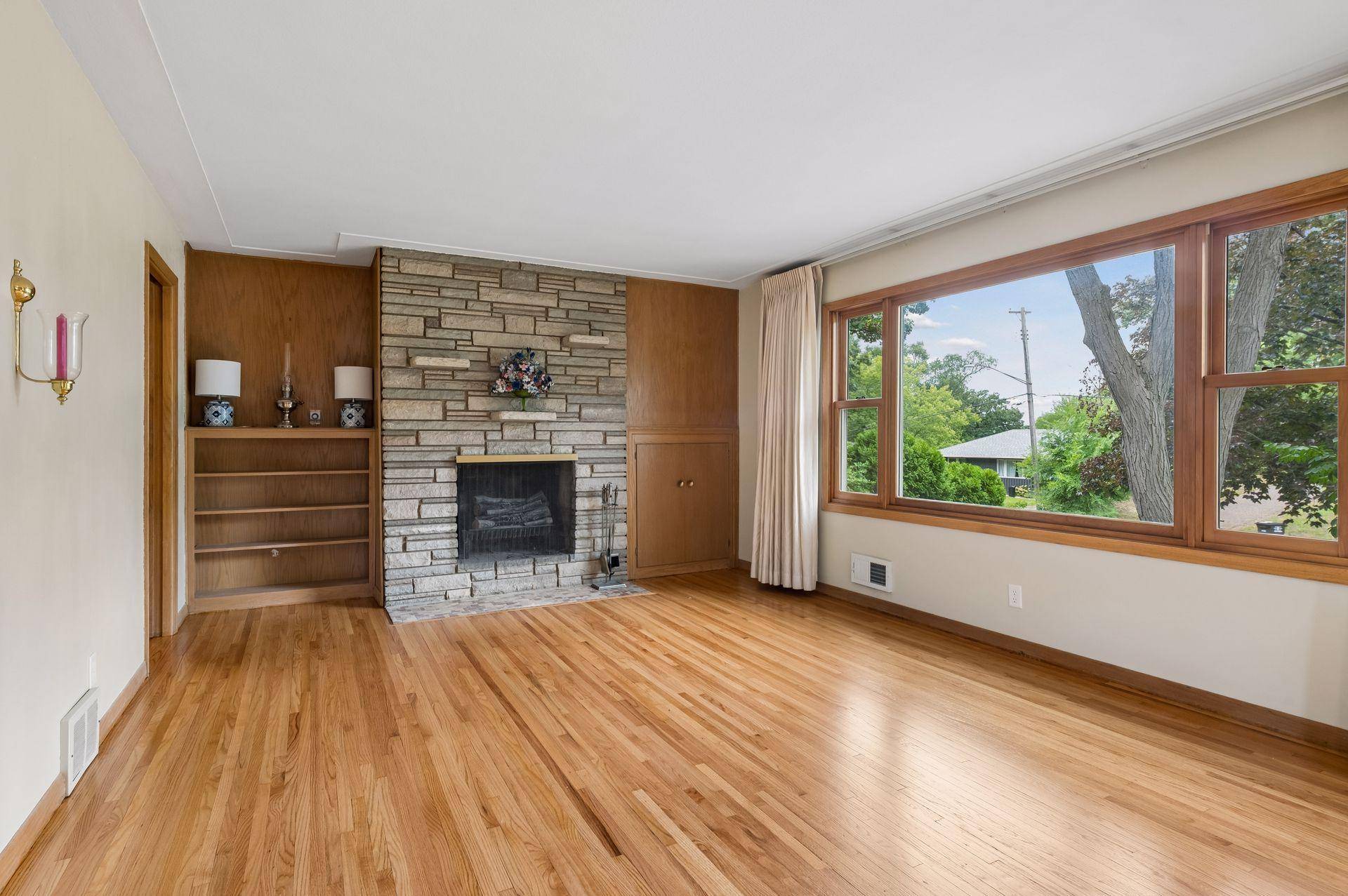 241 Van Buren AVE N, Hopkins, MN 55343