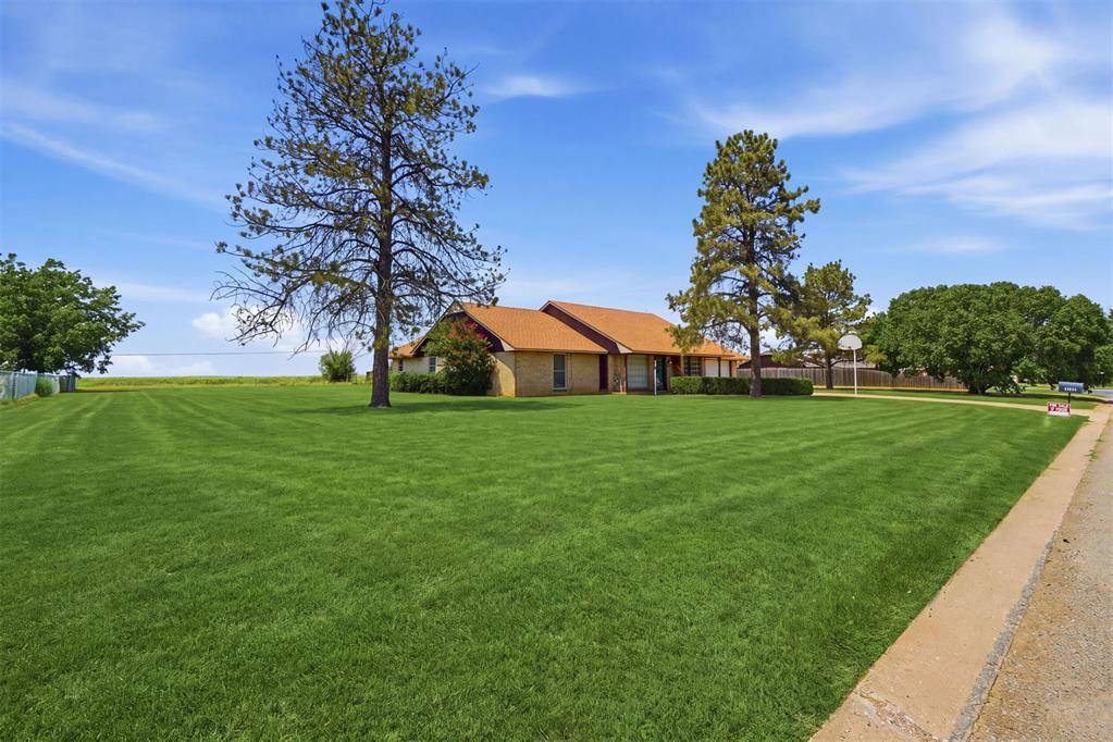 20423 E County Road 1567 RD, Altus, OK 73521
