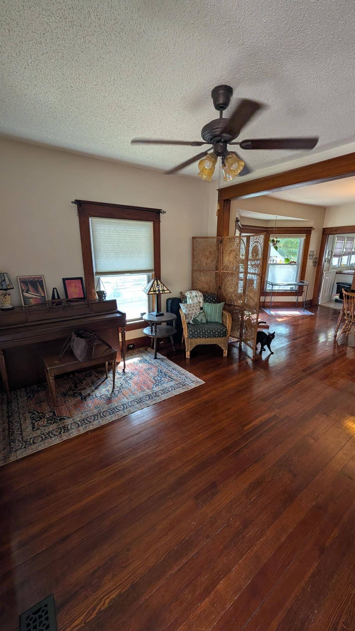 1905 W Douglas Ave, Wichita, KS 67213