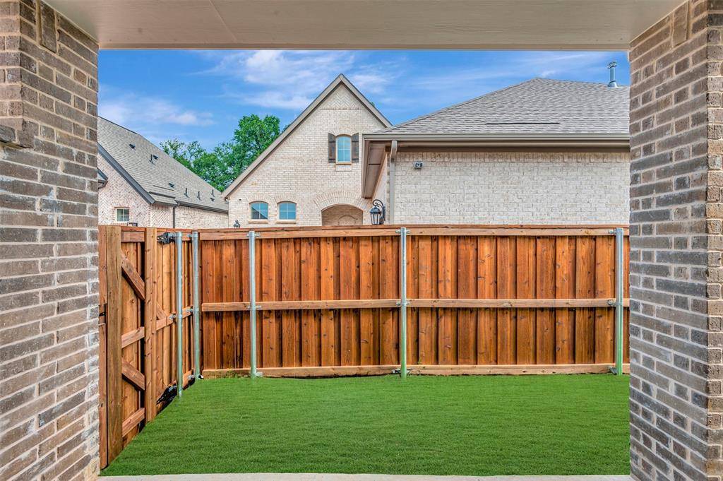 2155 Spotted Fawn Drive, Arlington, TX 76005