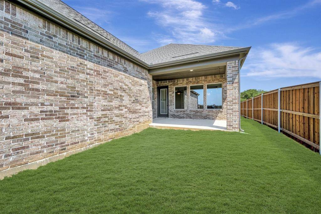 2120 Spotted Fawn Drive, Arlington, TX 76005