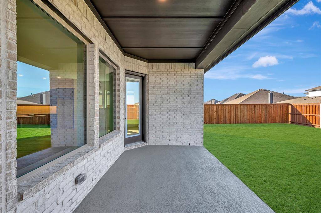 725 Shinnery Oak Way, Waxahachie, TX 75165