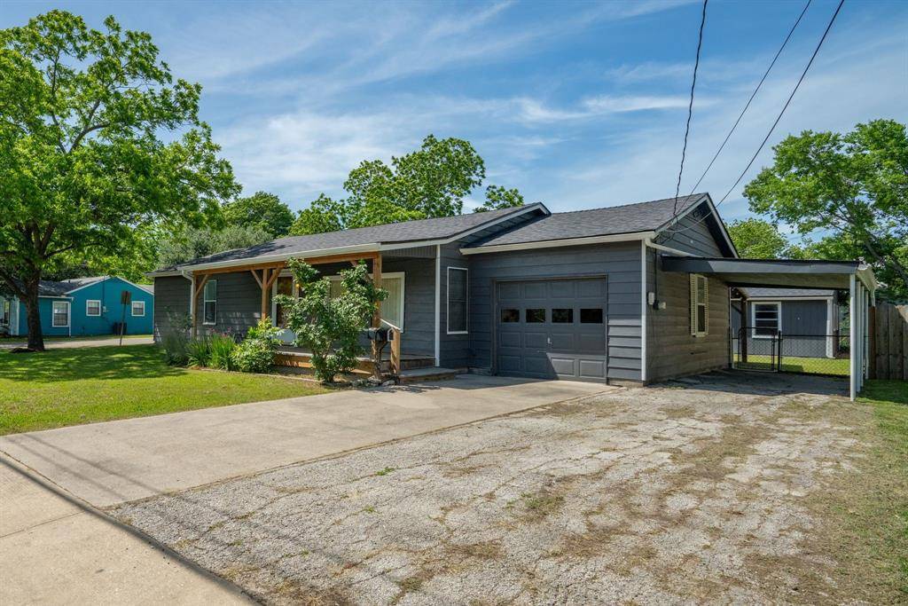 506 Pendleton Street, Farmersville, TX 75442
