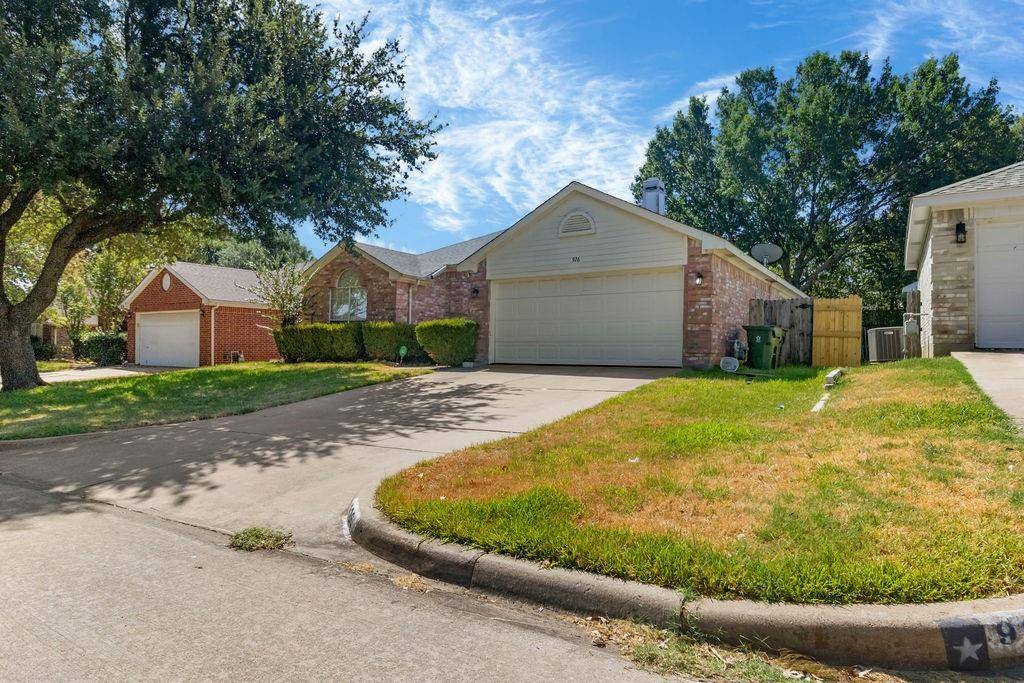 926 Wintercrest Court, Arlington, TX 76017