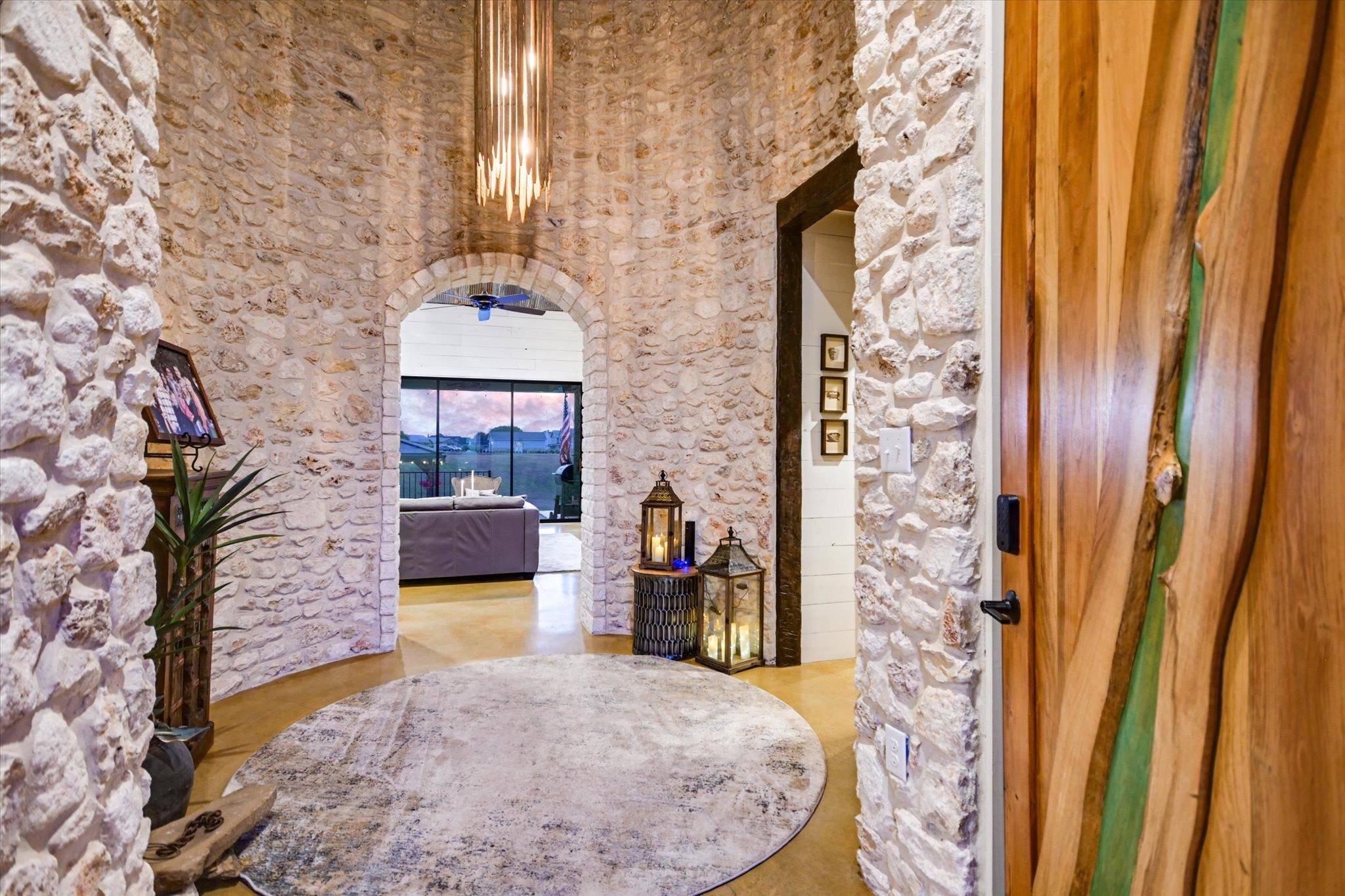 112 CLEARWATER DR, Kingsland, TX 78639