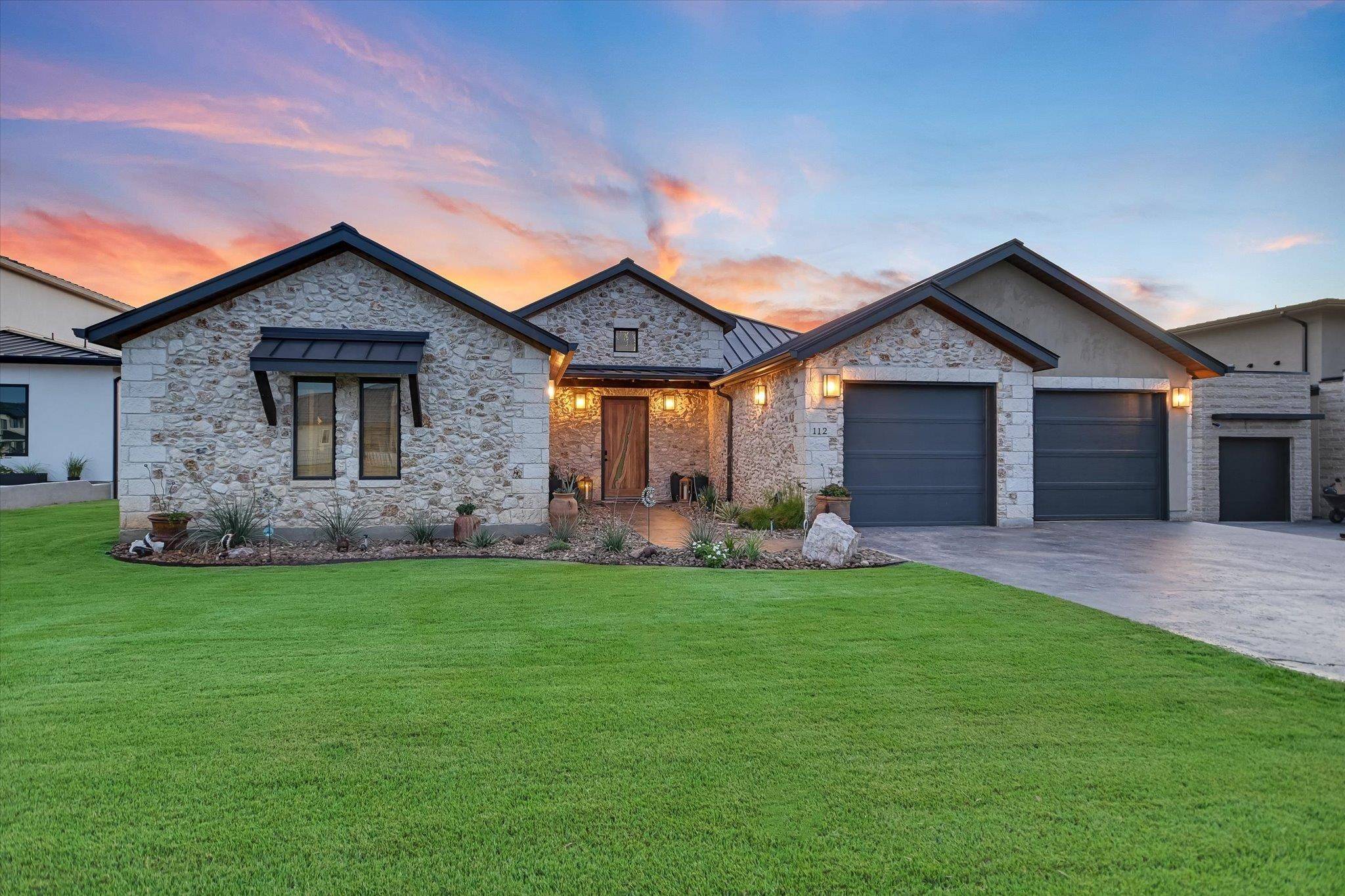112 CLEARWATER DR, Kingsland, TX 78639