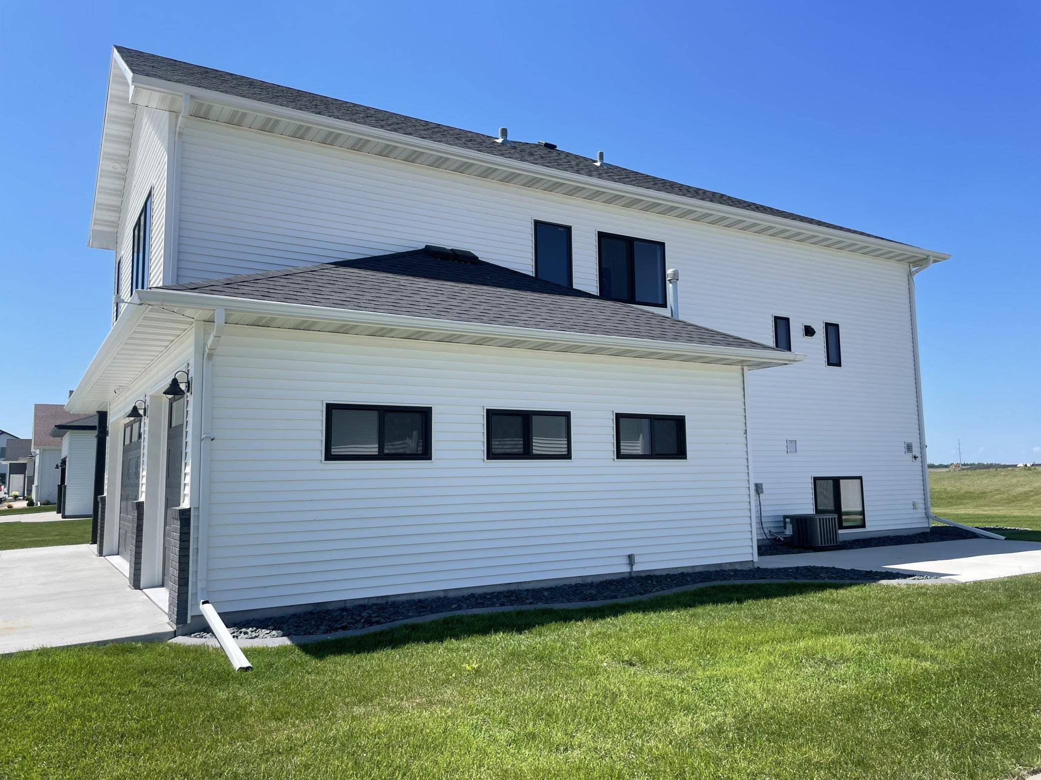 5006 11th ST W, West Fargo, ND 58078