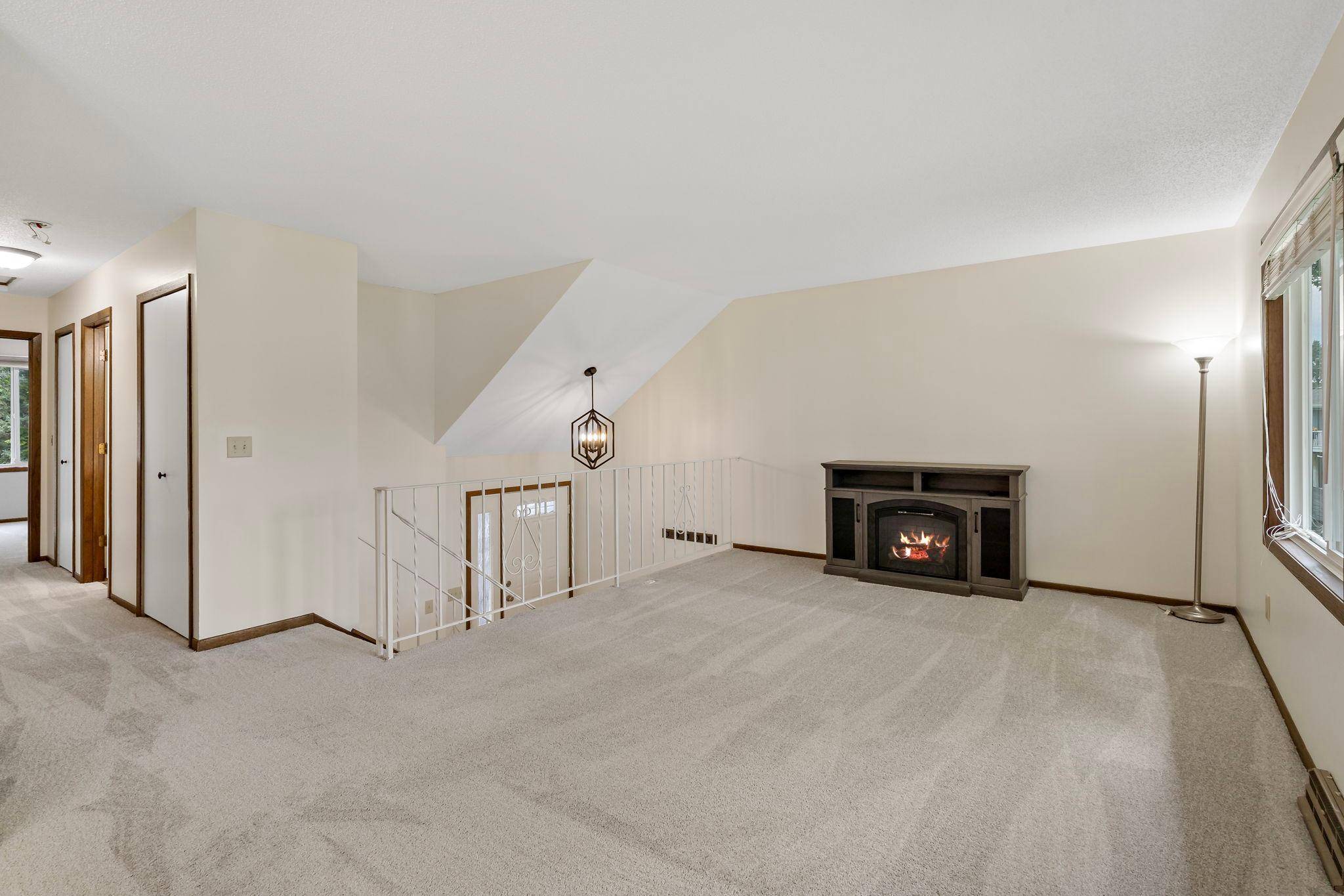 582 Clover Leaf Pkwy NE, Blaine, MN 55434