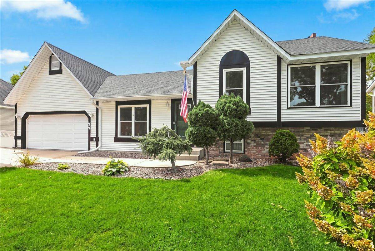7474 Jeffery LN S, Cottage Grove, MN 55016