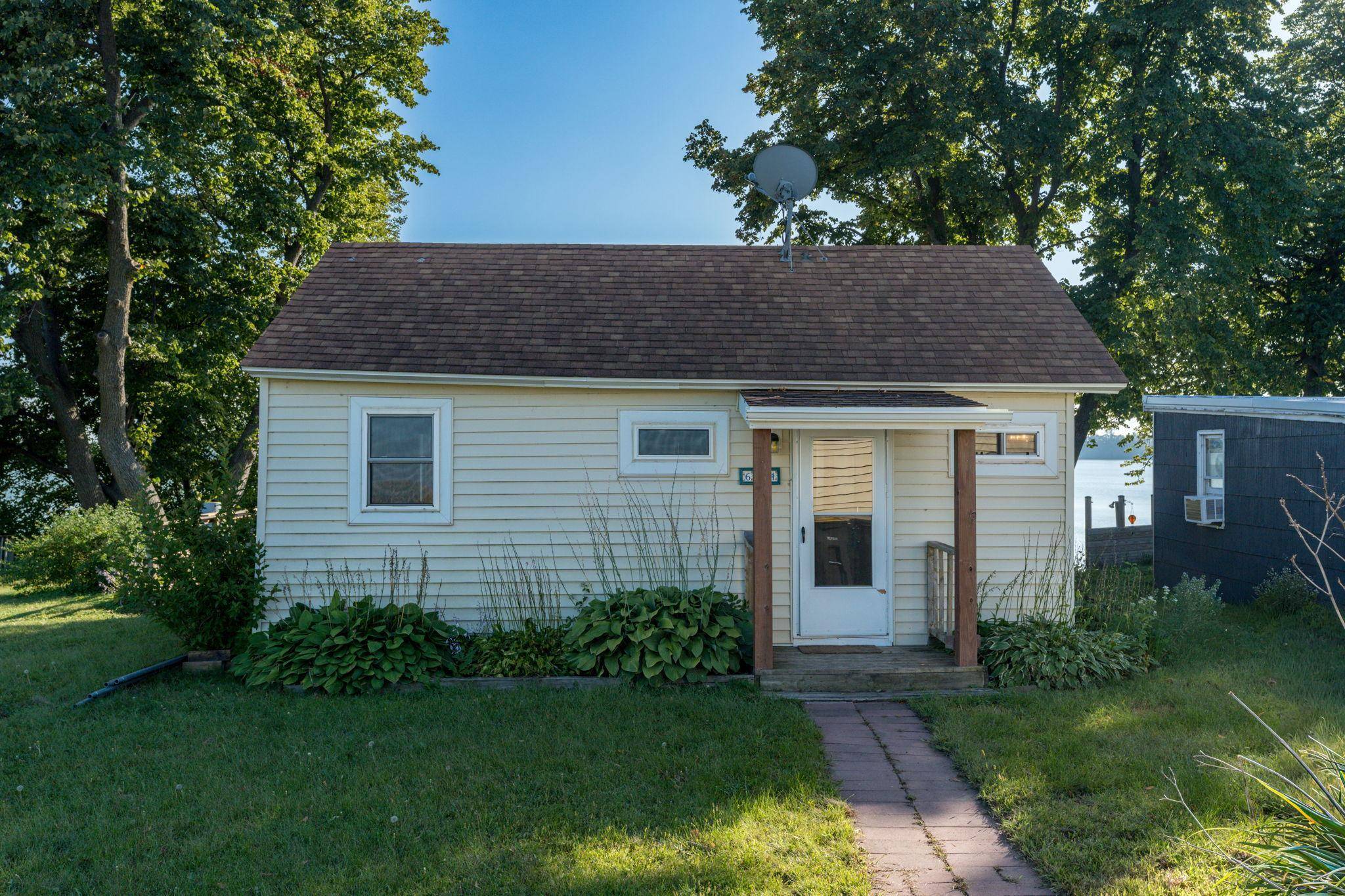 614 Doran DR, Madison Lake, MN 56063