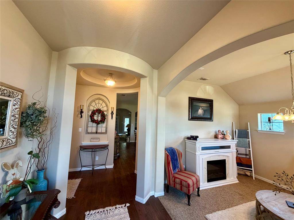 6333 Chalk Hollow Drive, Fort Worth, TX 76179