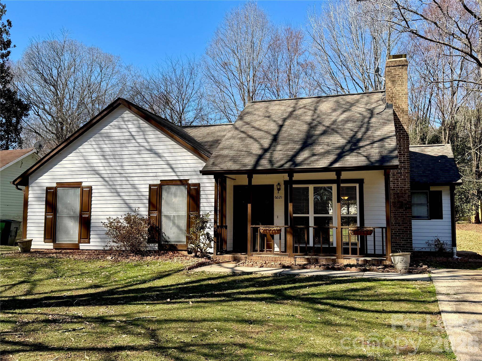 6621 Goldfinch RD, Charlotte, NC 28227
