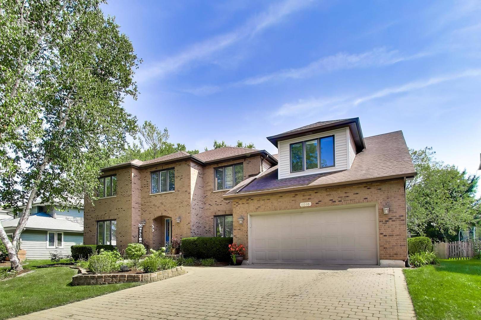 1016 Liberty DR, Naperville, IL 60540