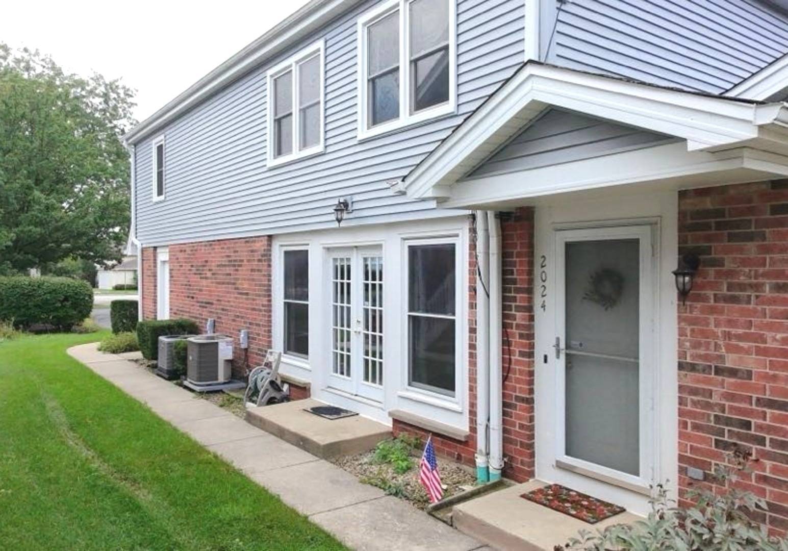 2024 N Old Hicks RD #B6, Palatine, IL 60074