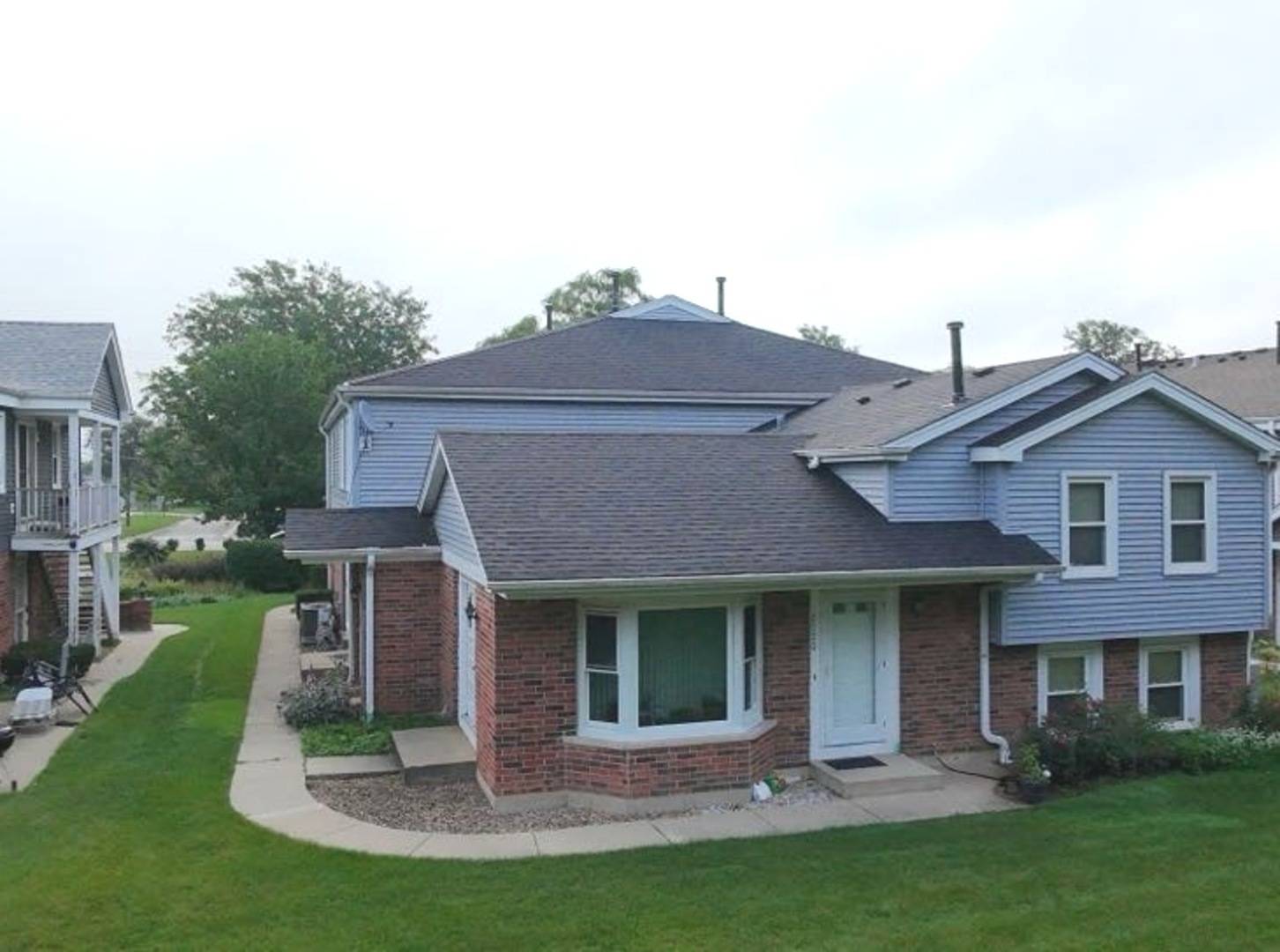 2024 N Old Hicks RD #B6, Palatine, IL 60074