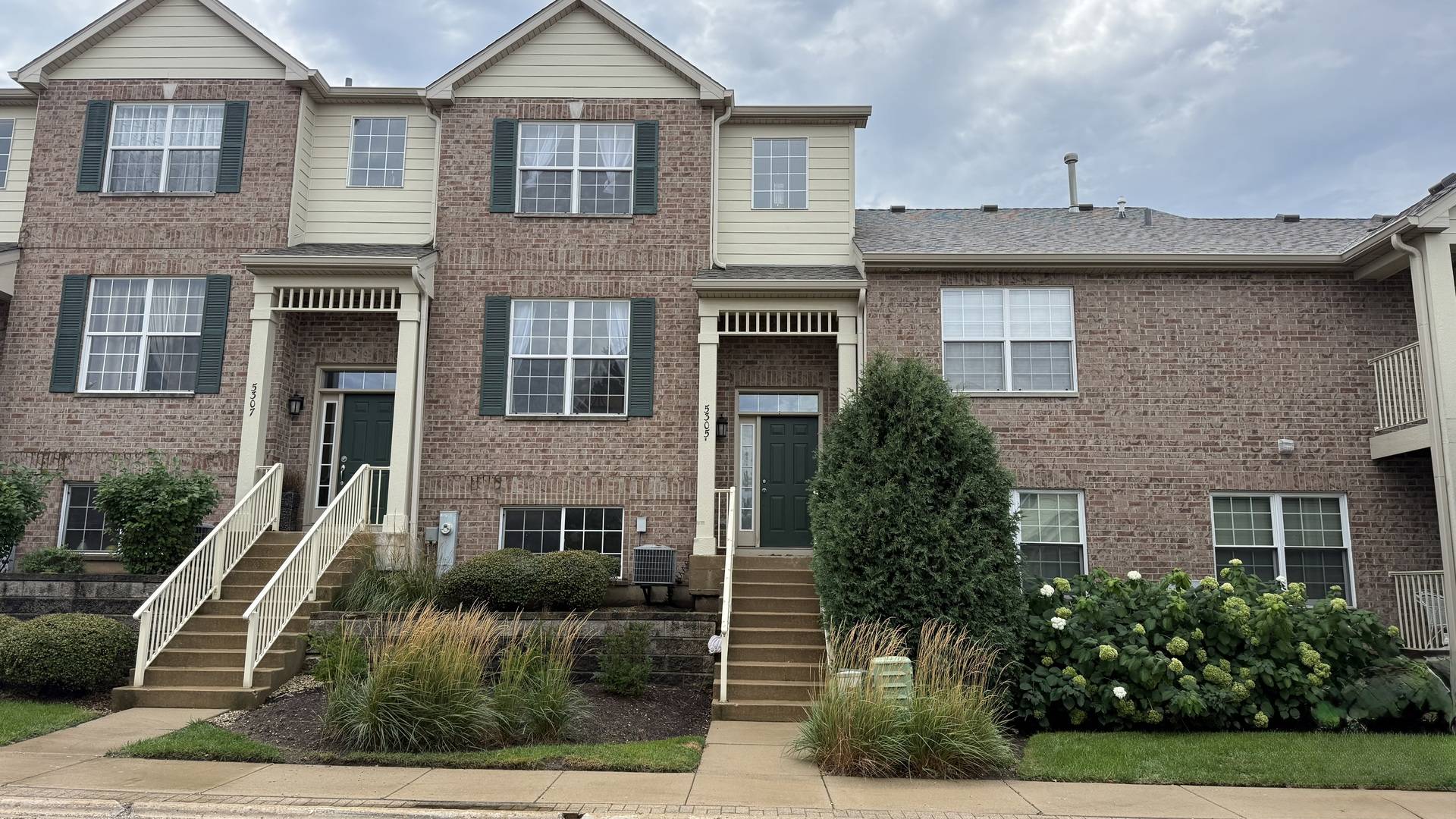 5305 Cobblers Crossing #-, Mchenry, IL 60050