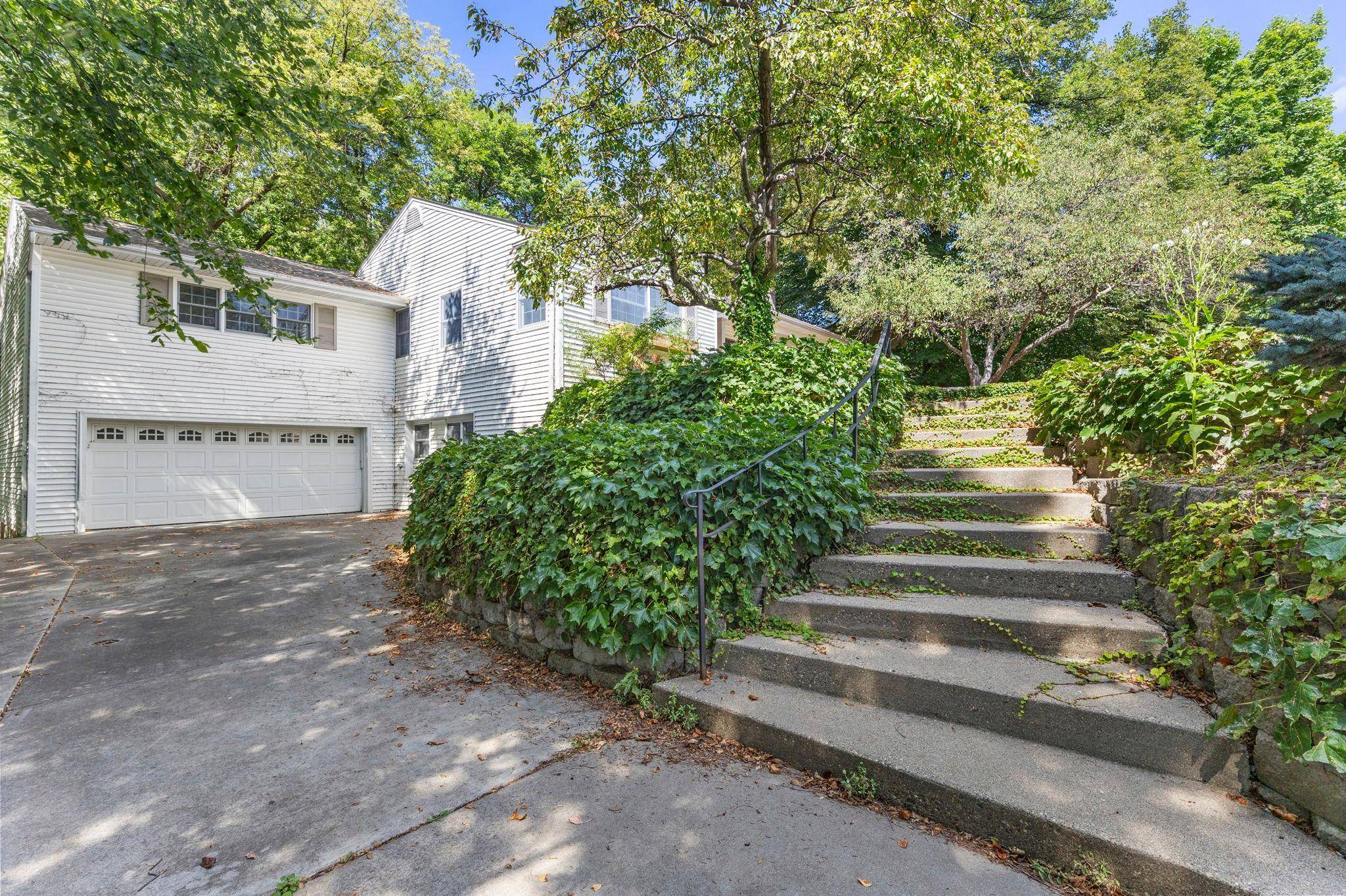 5916 Code Avenue, Edina, MN 55436