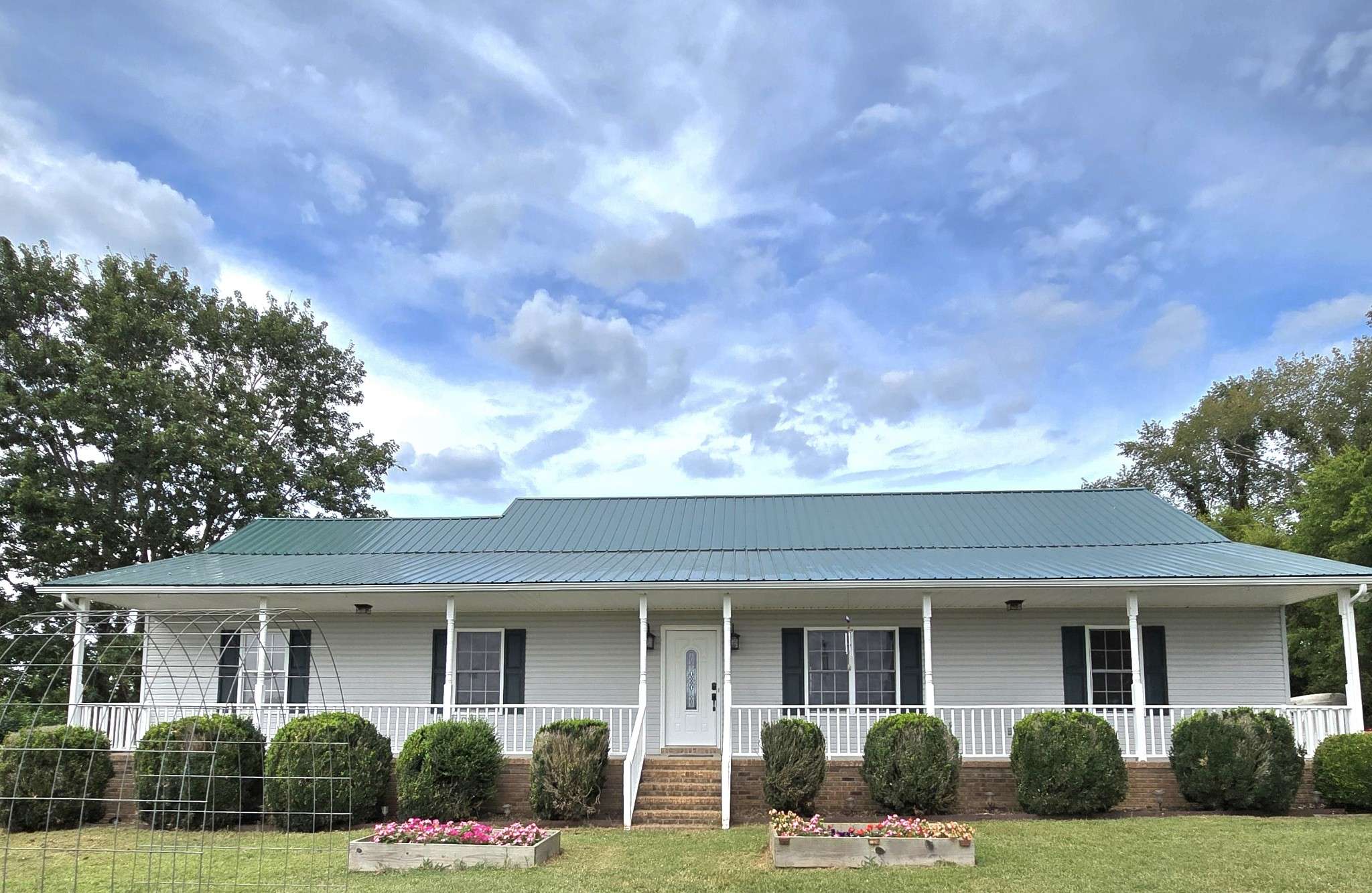 1960 Port Royal Rd, Adams, TN 37010