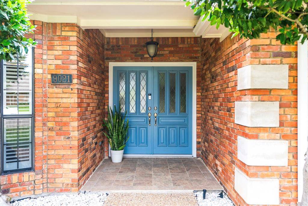 9021 Silverdollar Trail, Irving, TX 75063