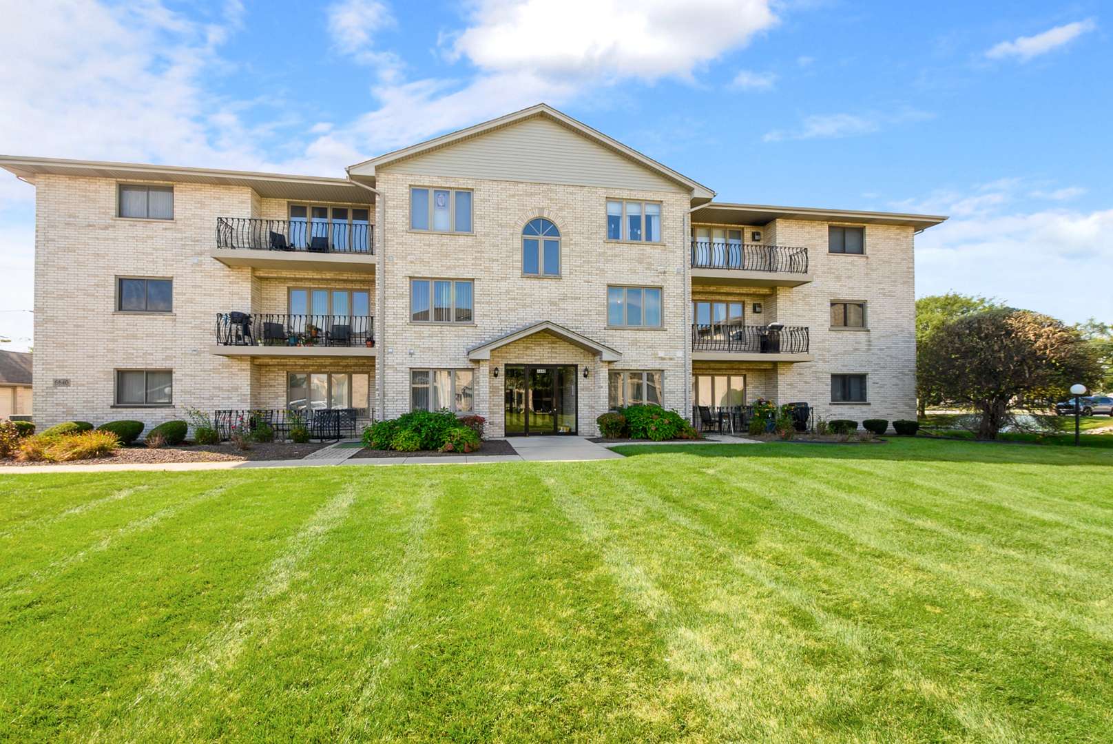 6640 183rd ST #2C, Tinley Park, IL 60477
