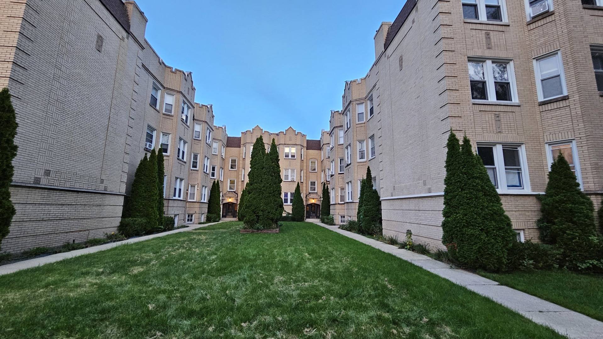 6545 N Francisco AVE #3A, Chicago, IL 60645