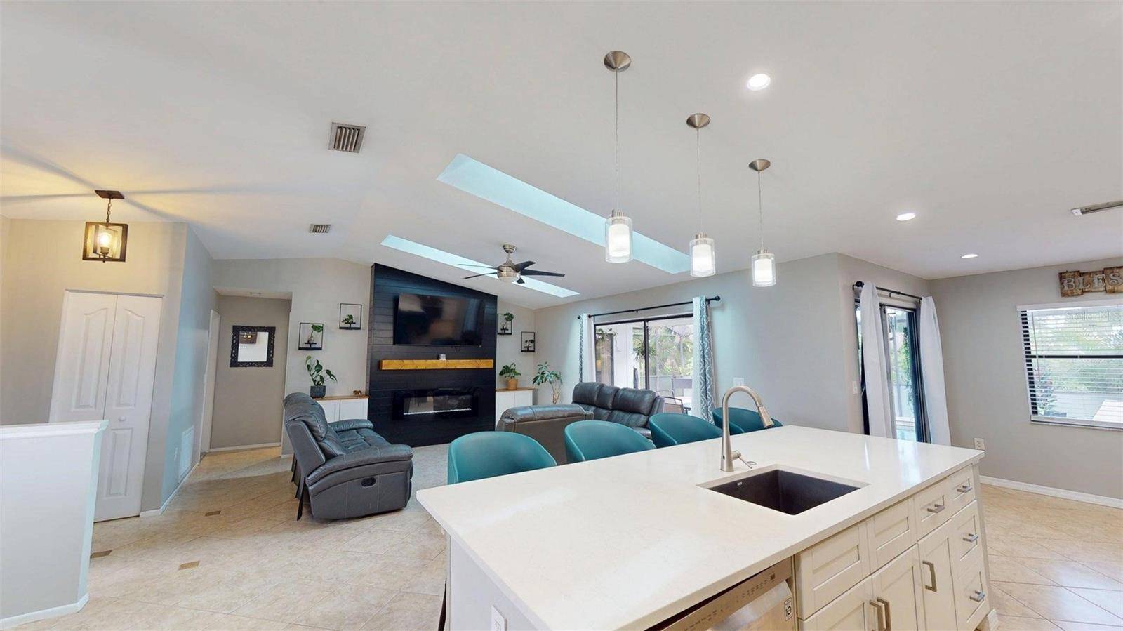 2461 GOLD OAK CT E, Sarasota, FL 34232