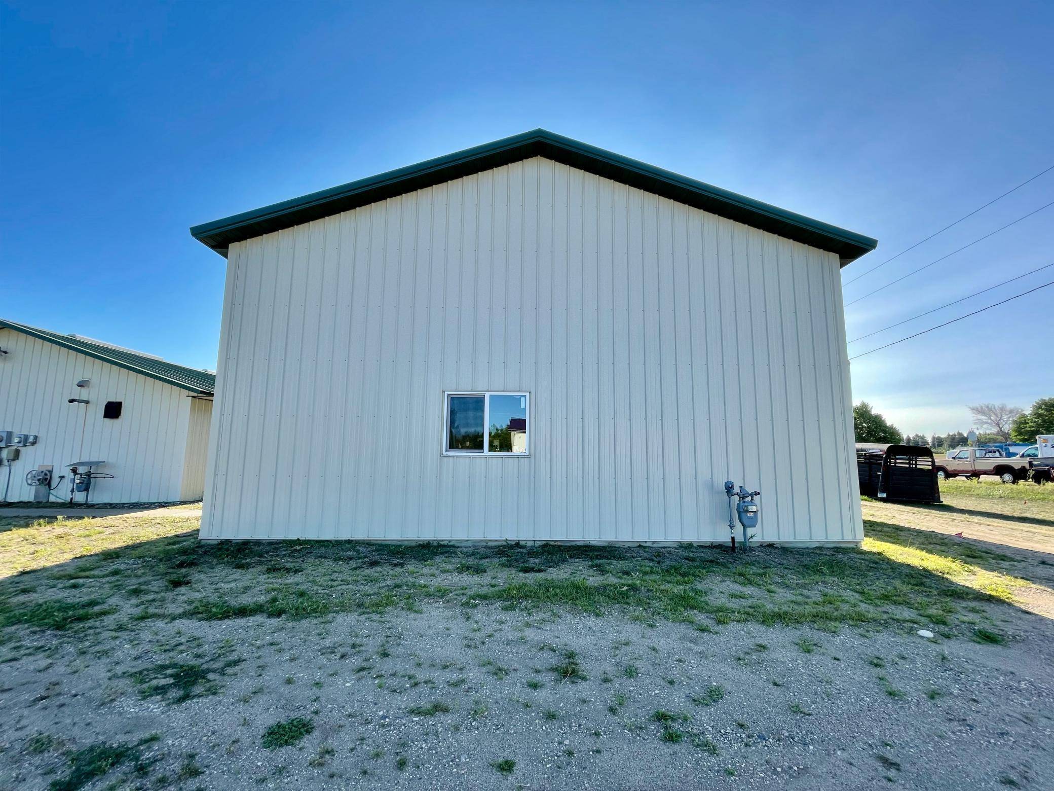416 1/2 S Lake AVE, Battle Lake, MN 56515