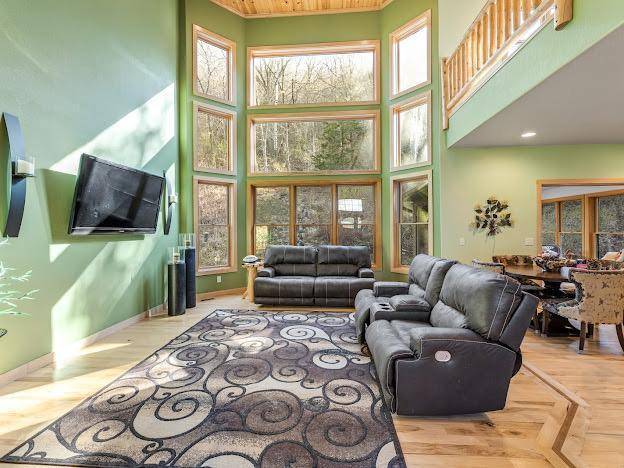 S2230 Twilight RD, Belvidere Twp, WI 54610