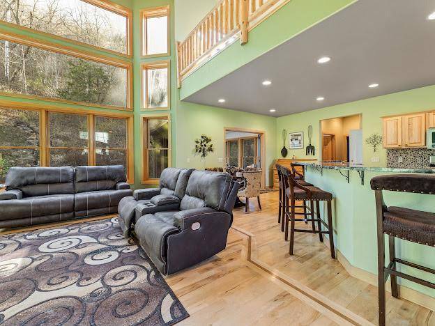 S2230 Twilight RD, Belvidere Twp, WI 54610