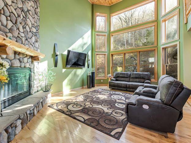 S2230 Twilight RD, Belvidere Twp, WI 54610