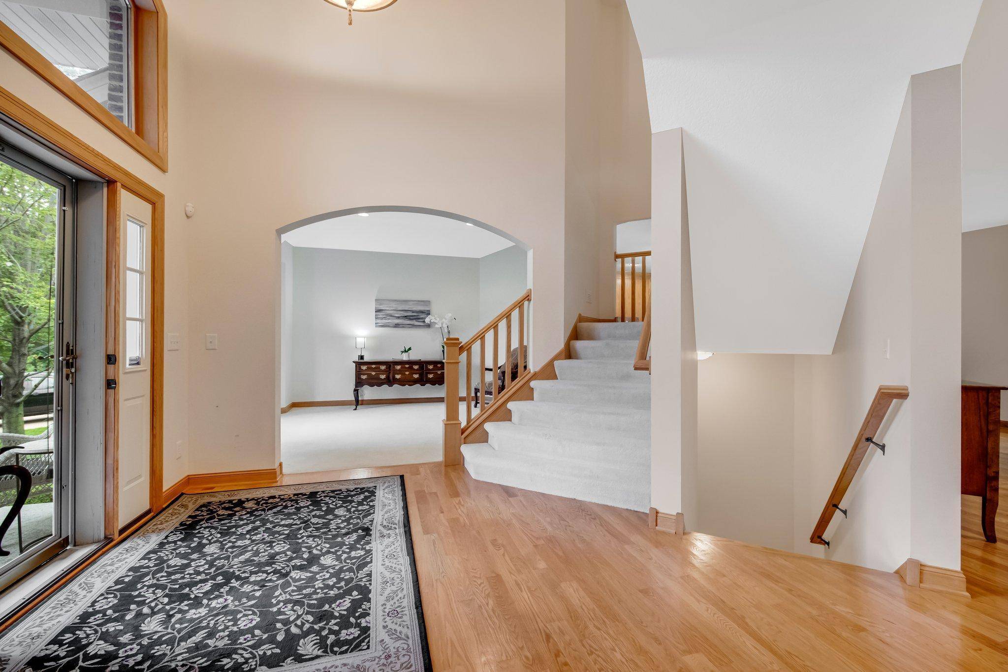 7353 Peltier CIR, Centerville, MN 55038