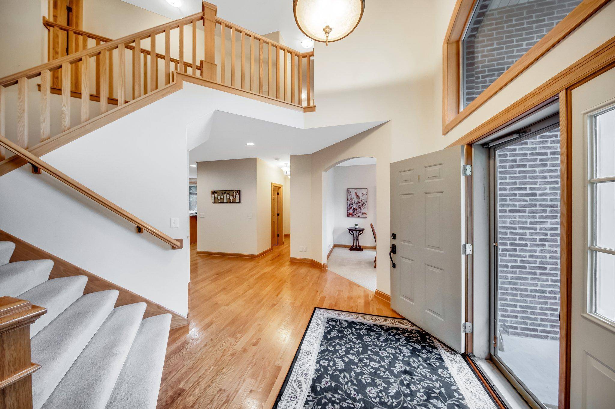 7353 Peltier CIR, Centerville, MN 55038