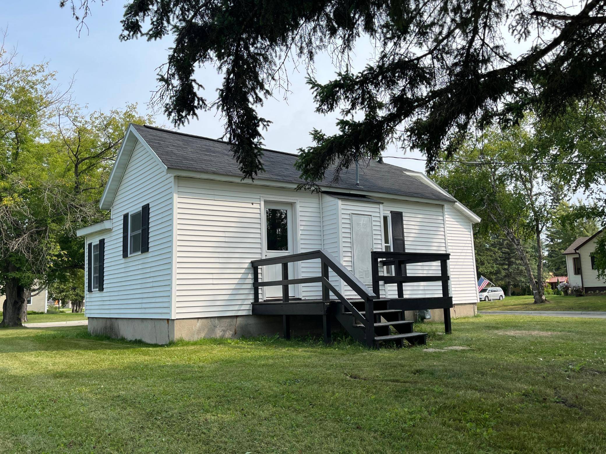 203 5th AVE NW, Baudette, MN 56623