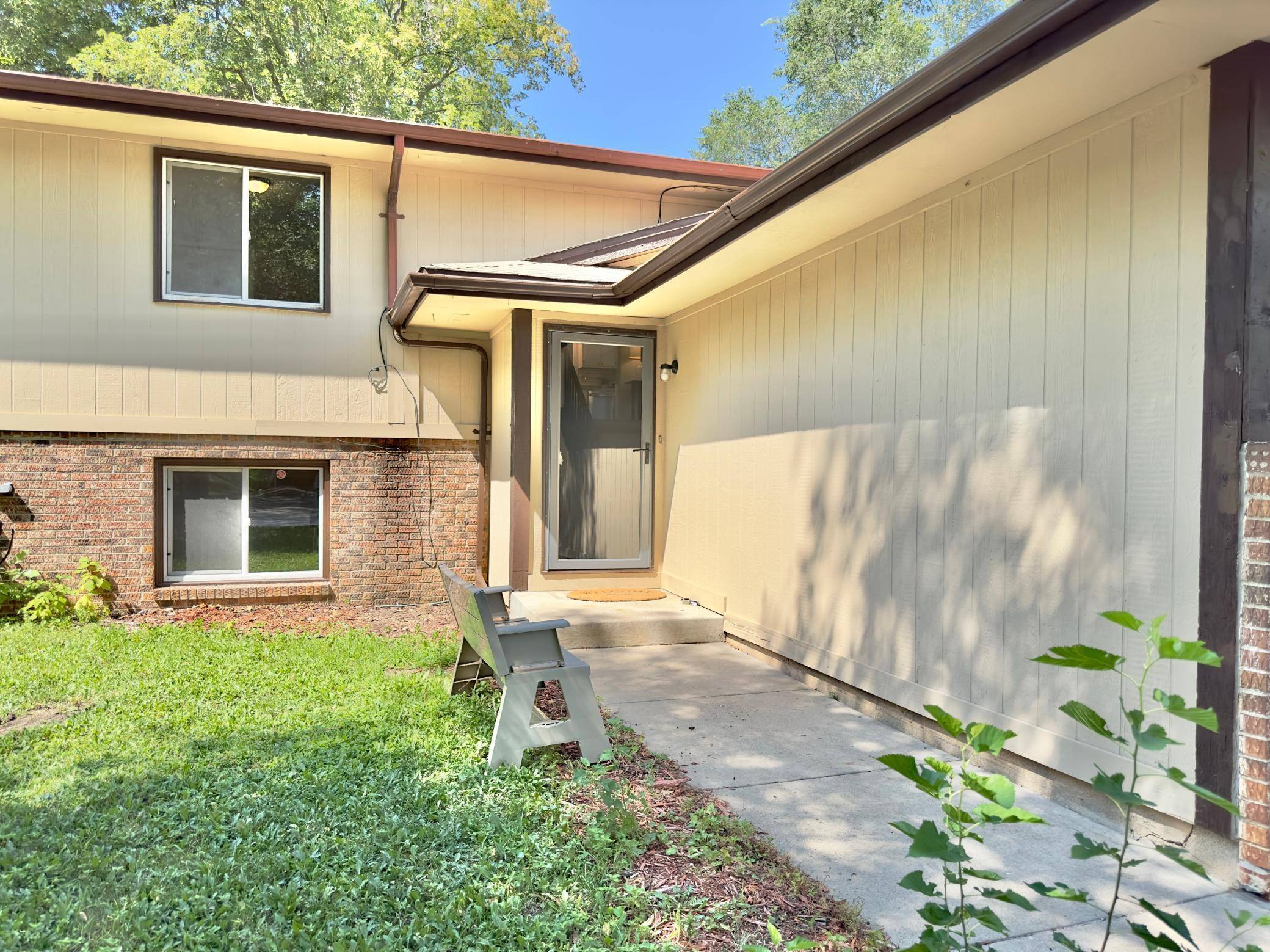 13016 Oliver AVE S, Burnsville, MN 55337