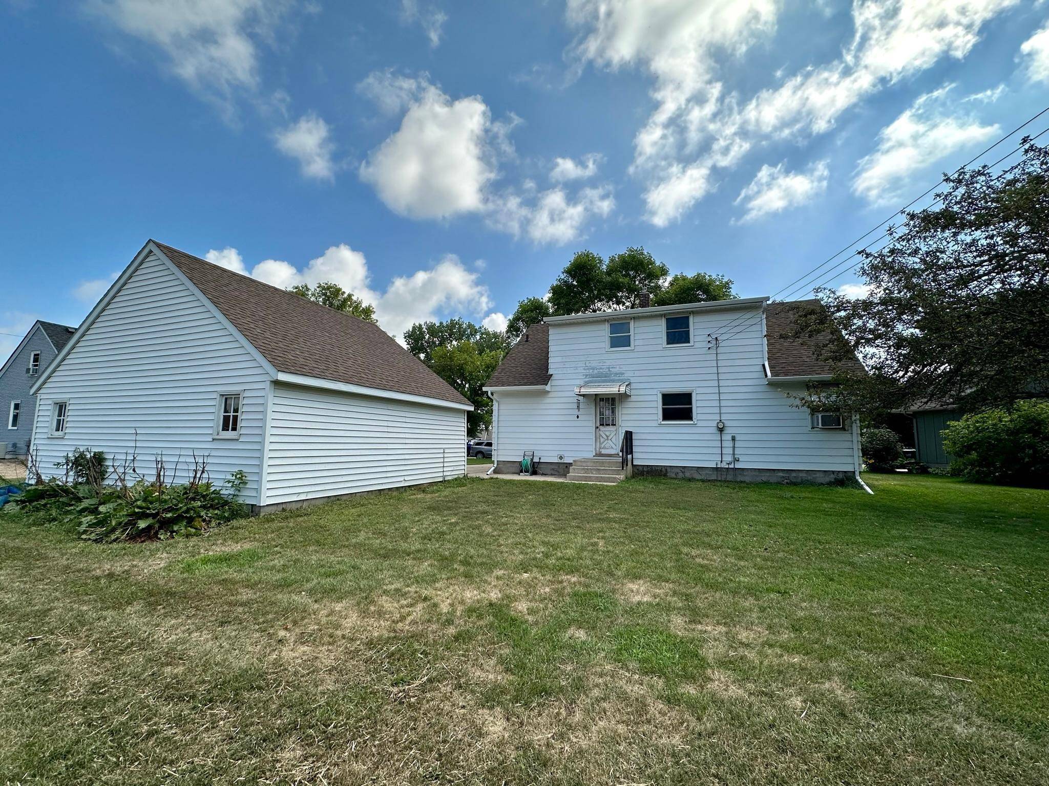 631 2nd ST NE, Clara City, MN 56222