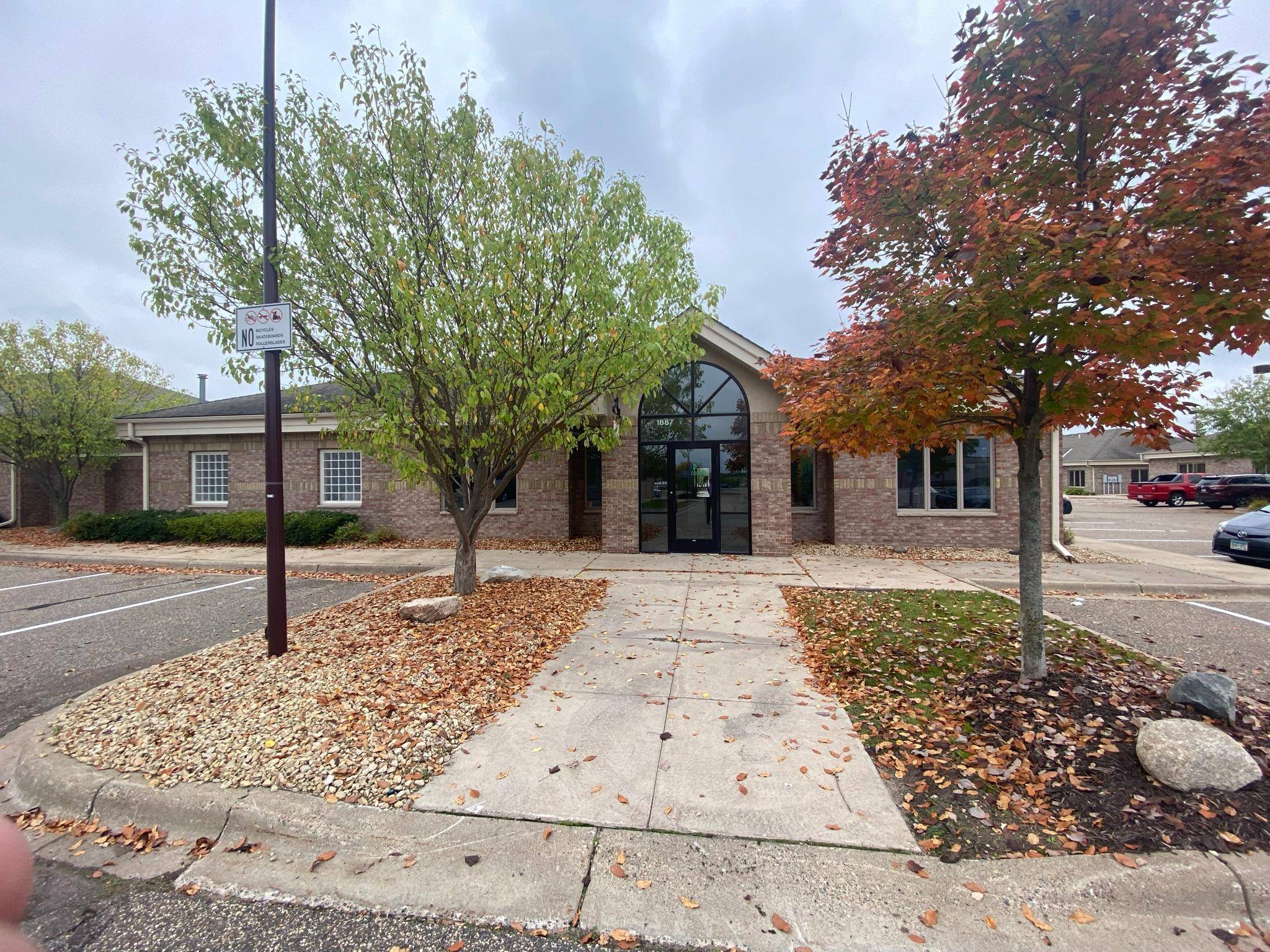 1887 Station Pkwy NW, Andover, MN 55304