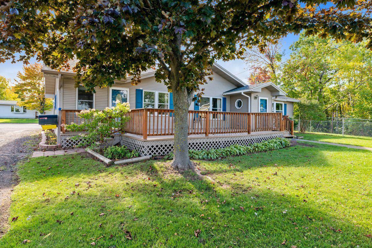 2727 Lake Shore DR E, Ashland, WI 54806