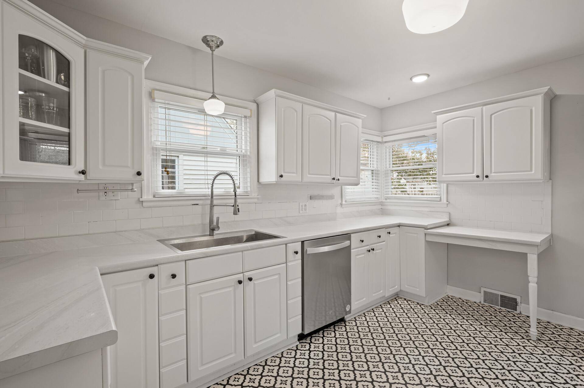 4151 Zenith AVE N, Robbinsdale, MN 55422