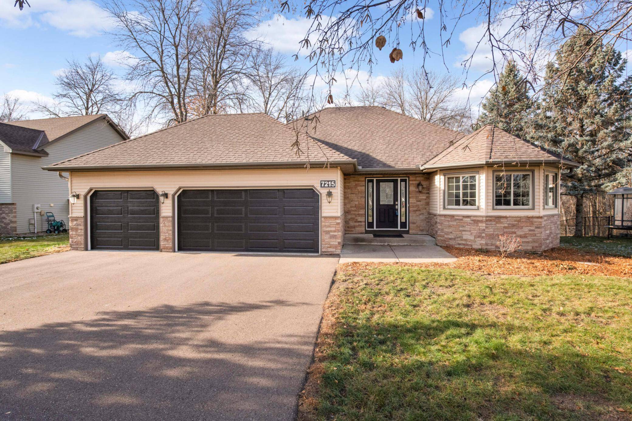 7215 Clear RDG, Centerville, MN 55038