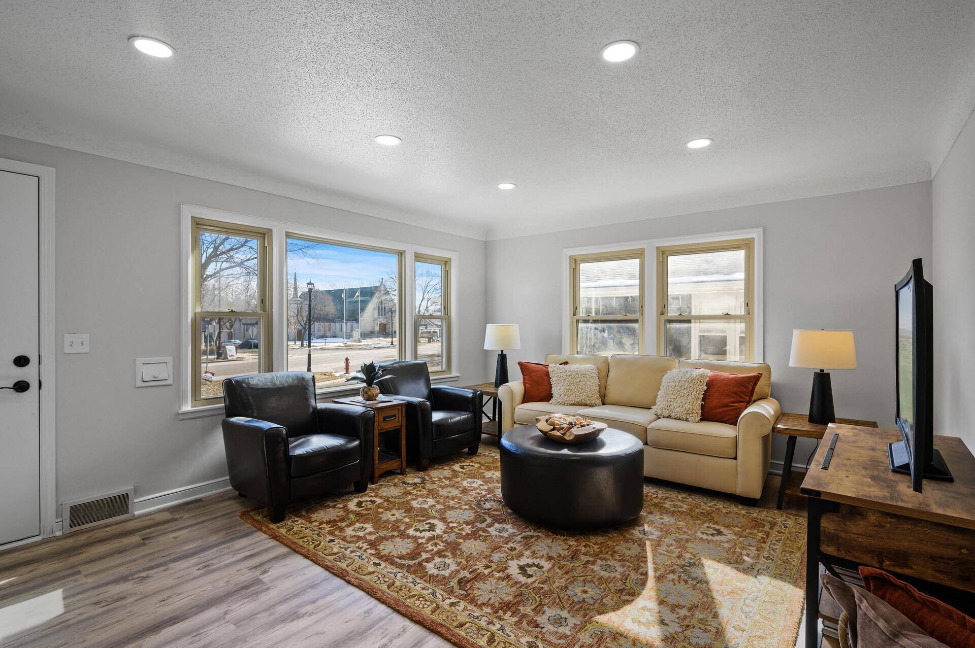4352 Minnehaha AVE, Minneapolis, MN 55406