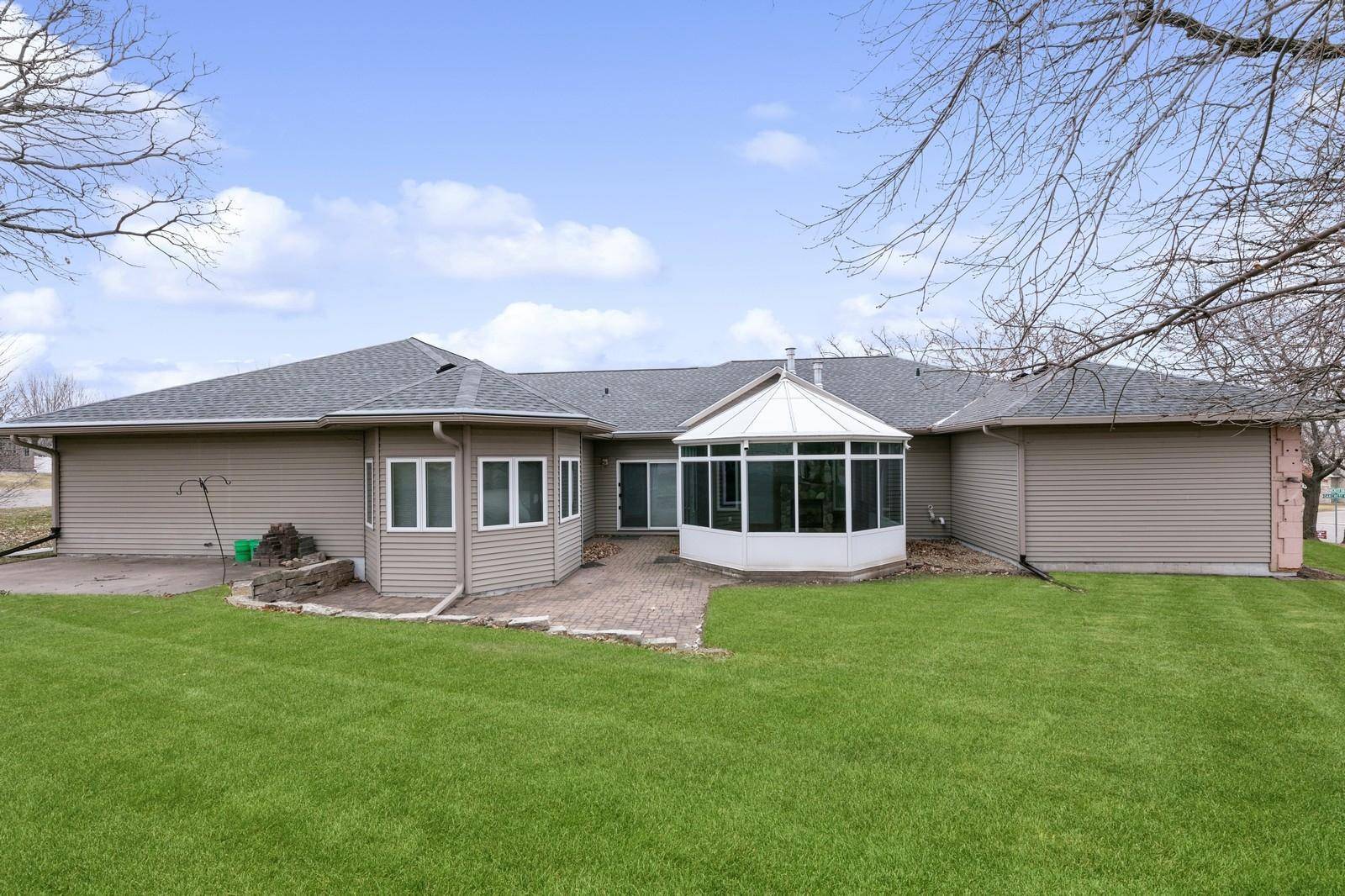 923 Oakcrest CT, Sauk Rapids, MN 56379